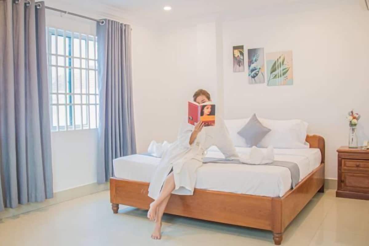 Minibar, caja de seguridad en la habitación, wifi gratis y ropa de cama