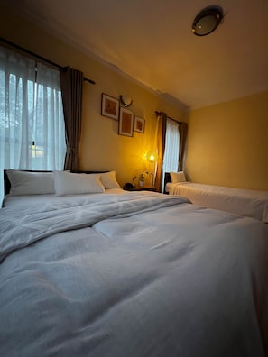 Habitación Confort, 2 habitaciones, para no fumadores | 2 habitaciones, muebles diferentes y escritorio