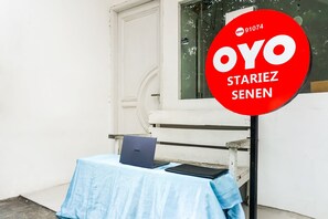 Reception - Super OYO 91074 Stariez Senen Syariah (Jakarta)