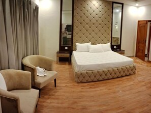 アイロン / アイロン台、WiFi (無料)