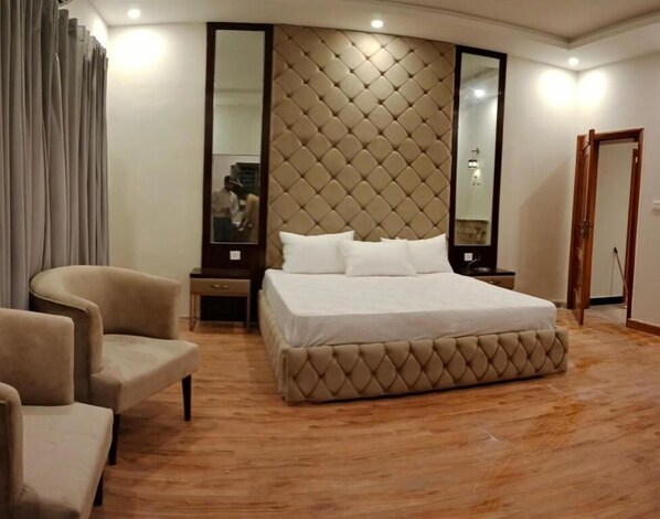 Deluxe Room | Iron/ironing board, free WiFi - Grand Hayat Guest House (Islamabad)