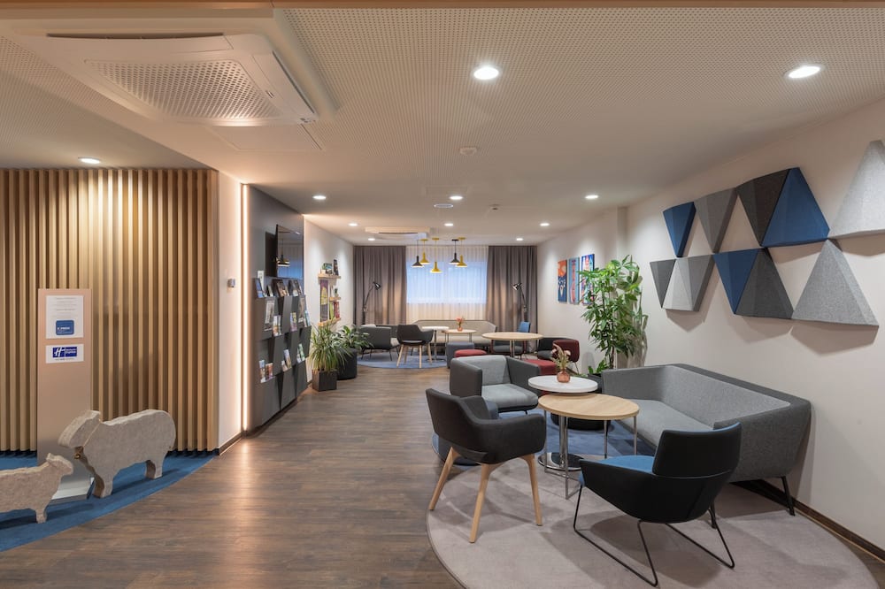 Holiday Inn Express Hamburg South A7 AS42 by IHG