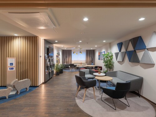 Holiday Inn Express Hamburg South A7 AS42 by IHG