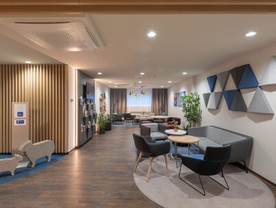 Holiday Inn Express Hamburg South A7 AS42 by IHG