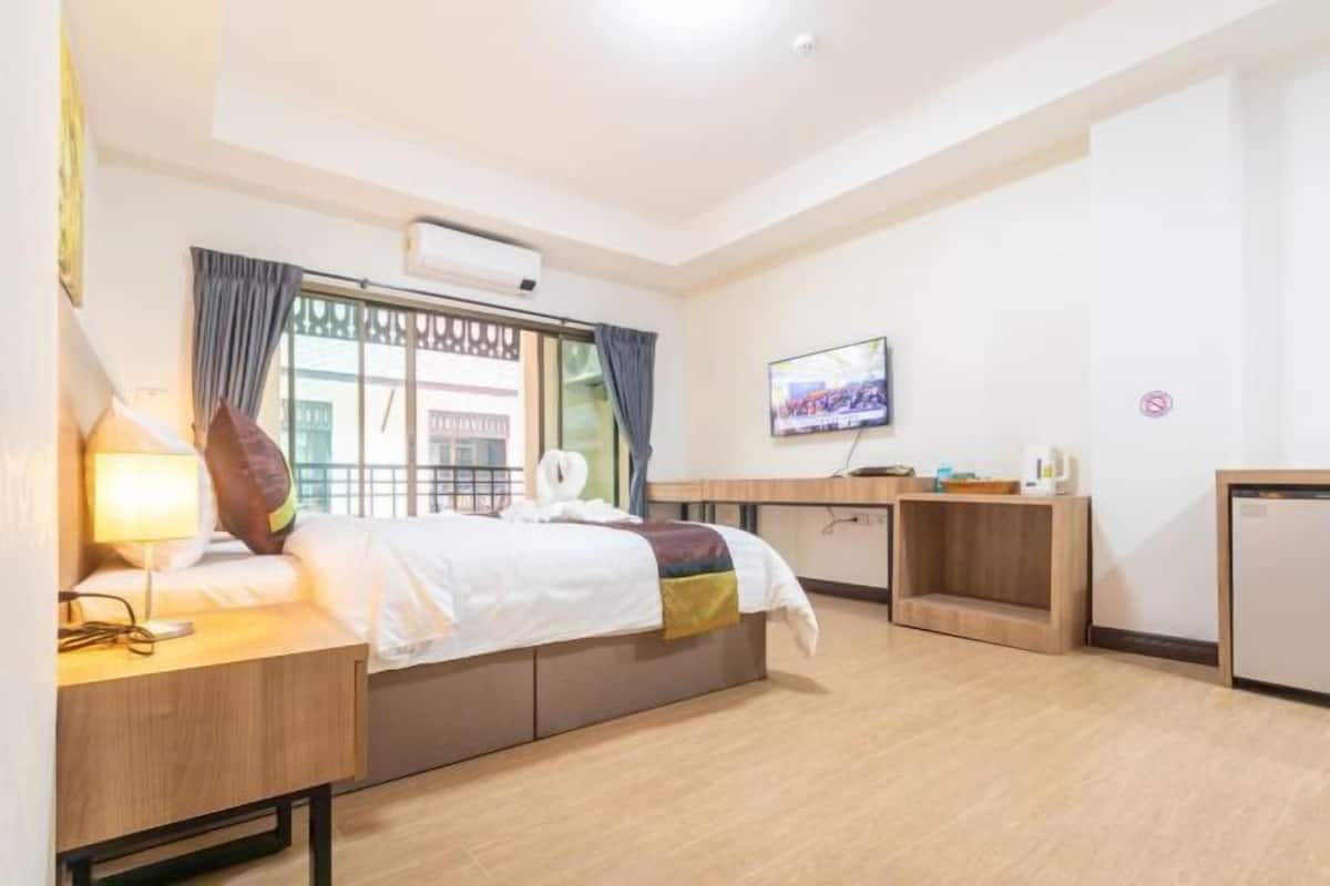 Minibar, in-room safe, free WiFi, wheelchair access