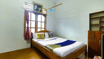 Double Room | Free WiFi, bed sheets