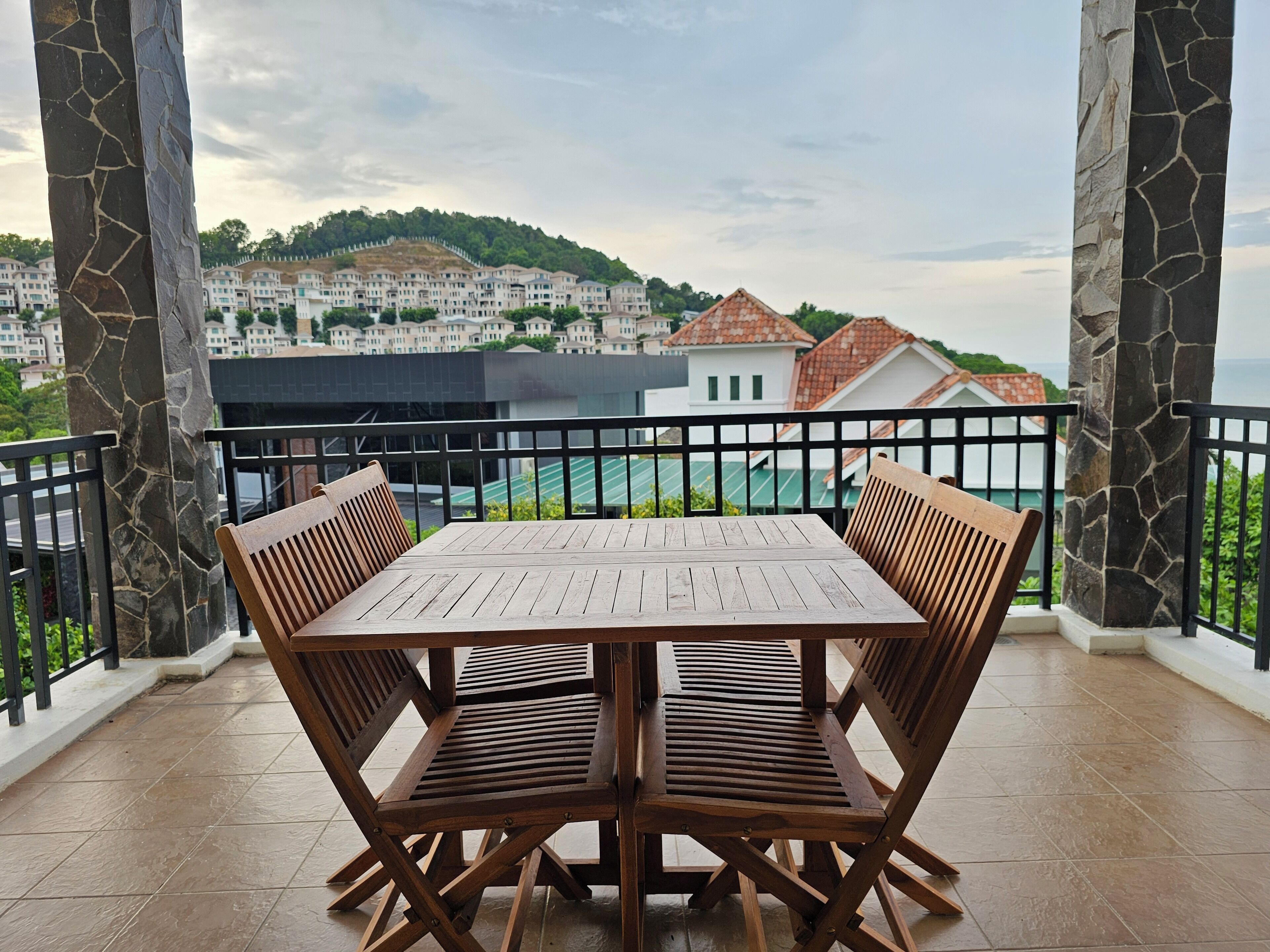 Exclusive Villa | Balcony
