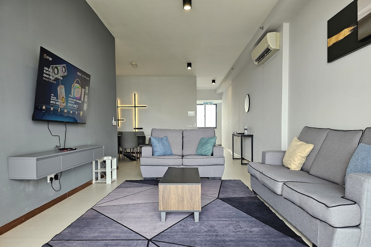 Large Family Seaview Suite 3 Rooms by The Only Bnb | Premium bedding, individually furnished, iron/ironing board, free WiFi