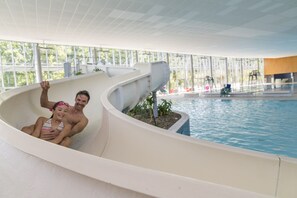 Alberca techada y alberca climatizada