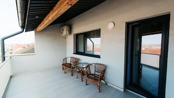 Exclusive Apartment | Terrace/patio