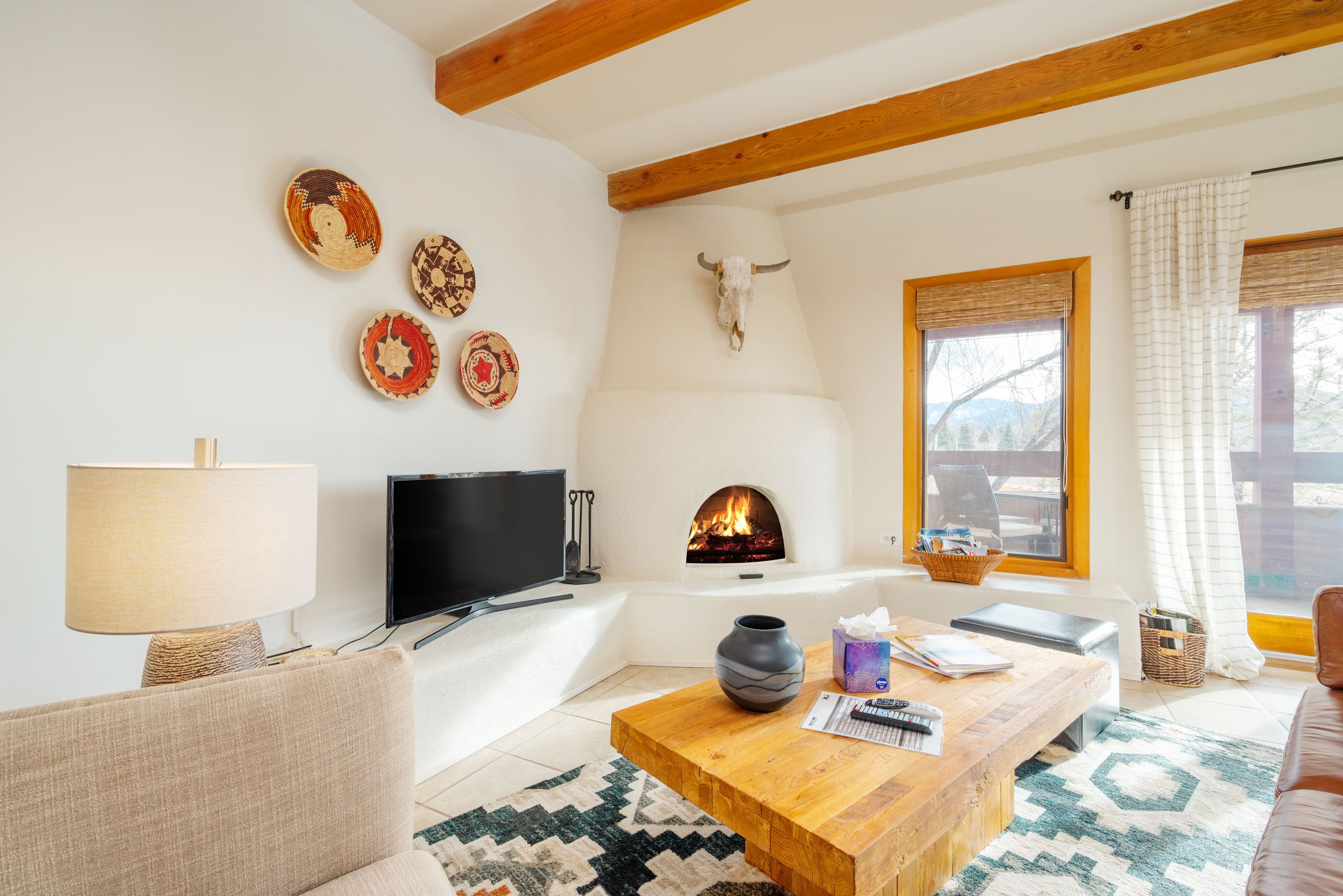 Stylish Condo with Stunning Views, Cozy Fireplace