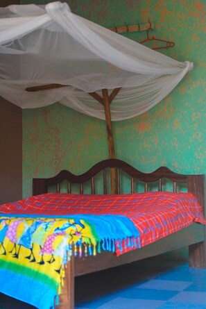 4 bedrooms, WiFi, bed sheets - Cosy villa in the wild (Western Region)