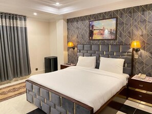 防音設備、アイロン / アイロン台、WiFi (無料)