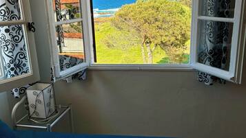 Standard Duplex | 1 bedroom, individually furnished, free WiFi, bed sheets