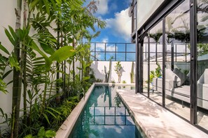 Outdoor pool - New Stylish 3br Private Villa Vantage (Kerobokan)