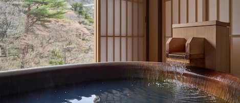 雙床房, 非吸煙房 (with private open-air bath) | 浴室 | 拖鞋、毛巾