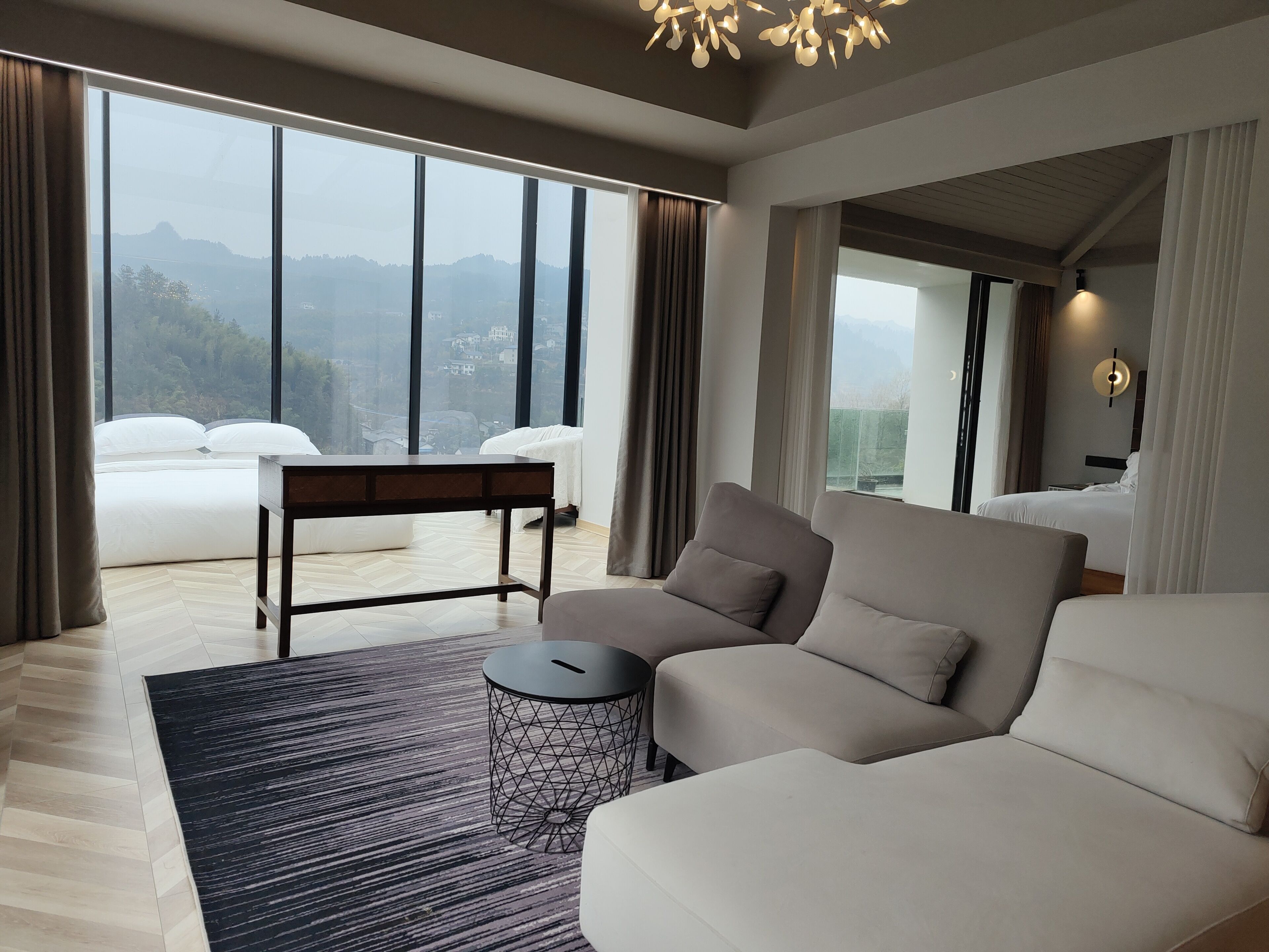 Panoramic Studio Suite | Premium bedding, down duvets, soundproofing, free WiFi