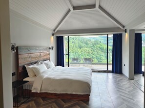 Deluxe Studio Suite