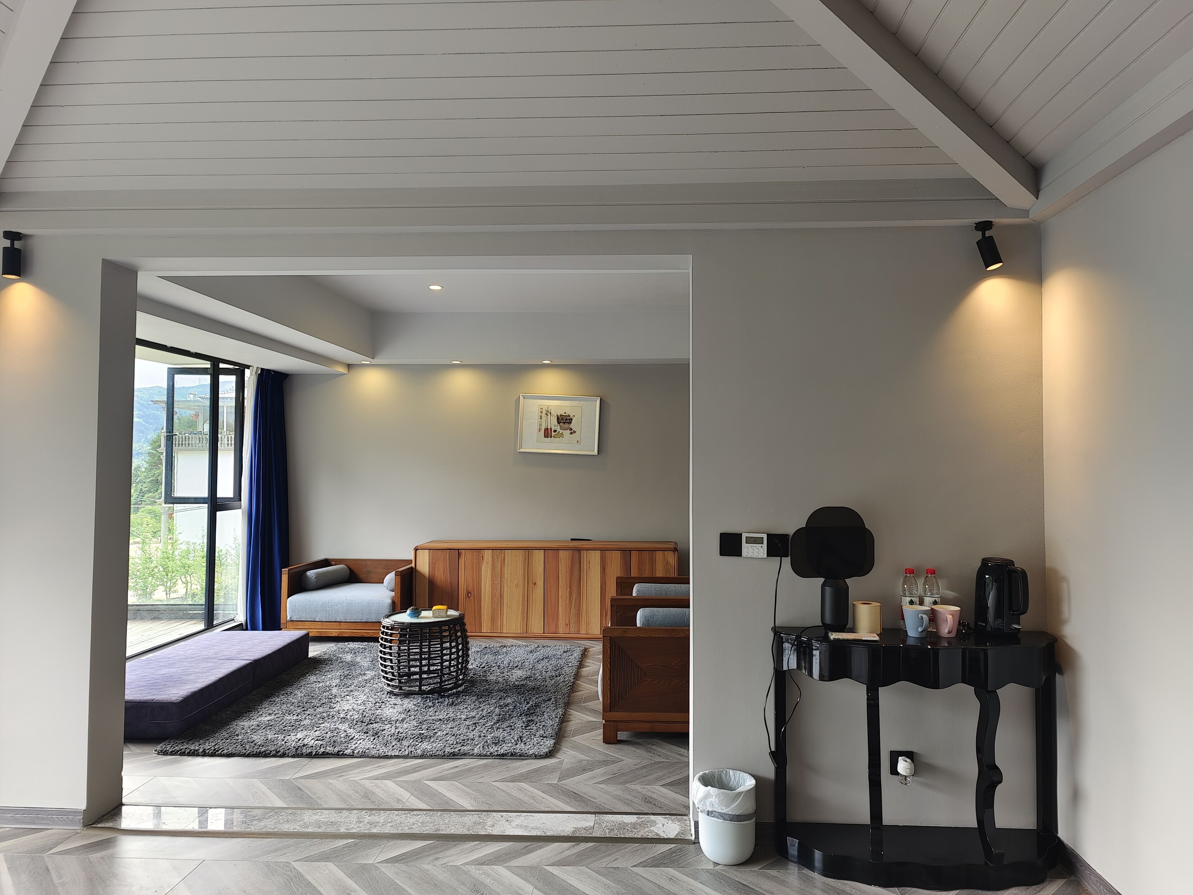 Deluxe Studio Suite | Premium bedding, down duvets, soundproofing, free WiFi