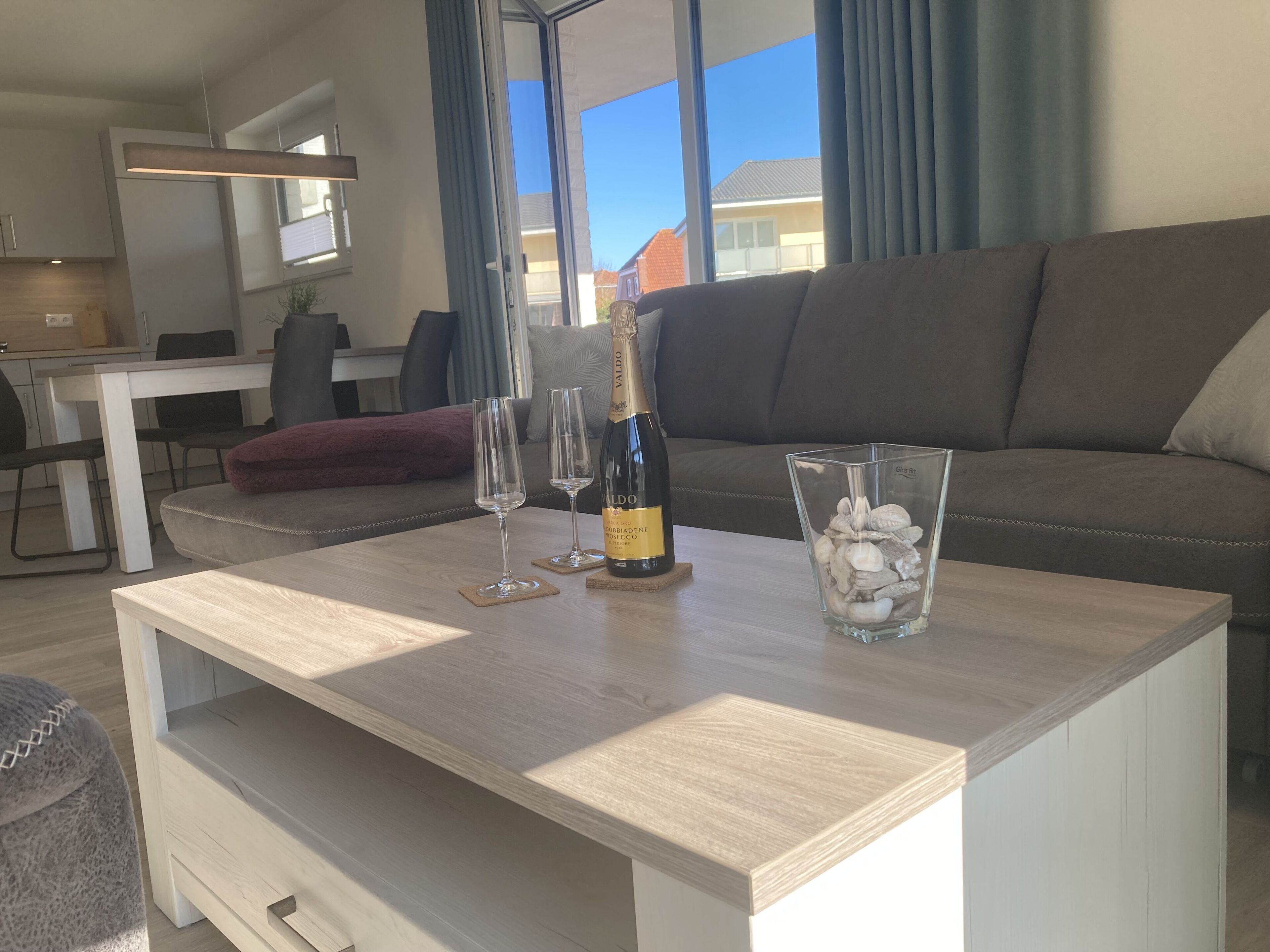 Tv, böcker och en stereo