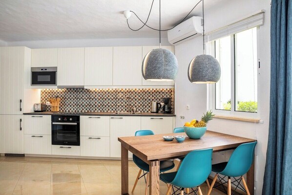 Fridge, microwave, oven, dishwasher