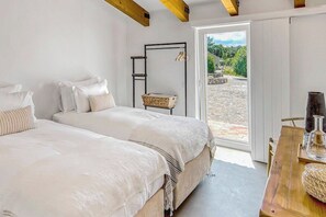 9 Schlafzimmer, Bügeleisen/Bügelbrett, kostenloses WLAN, Bettwäsche