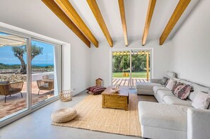 Living area - The Ocean Farm - Amazing eco villa Aljezur! (Odeceixe)