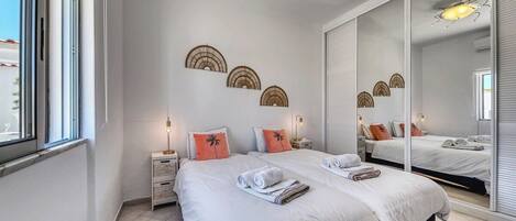 2 bedrooms, iron/ironing board, free WiFi, bed sheets