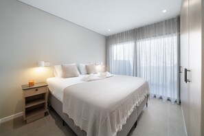 2 bedrooms, in-room safe, iron/ironing board, free WiFi