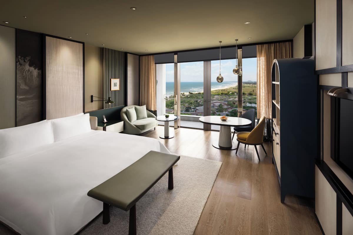 1 slaapkamer, luxe beddengoed, een minibar, een bureau