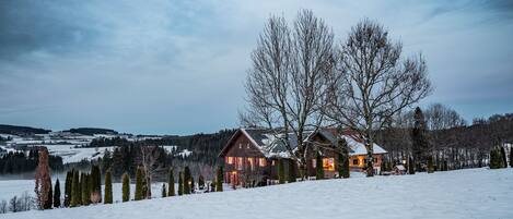 المنشأة من الخارج