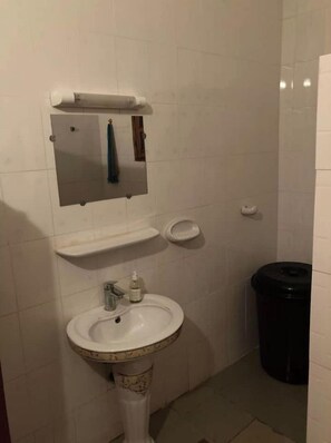 Dusche, Handtücher, Seife, Shampoo