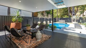 屋外ダイニングエリア