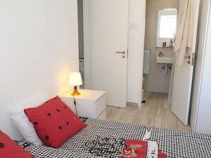 3 chambres, fer et planche à repasser, Internet gratuit