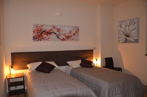 Pillowtop beds, desk, soundproofing, free WiFi - Ferriera 8 (Novi Ligure)