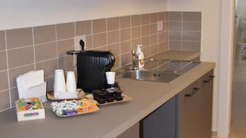 Free daily self-serve breakfast