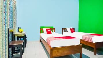Standard Twin Room | Laptop workspace, free WiFi, bed sheets