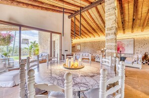 Dining - Spacious country house with chill-out pool area, barbecue area and extensive garden (IB)