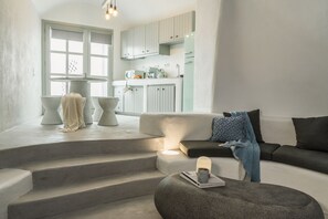 奢华别墅 | 起居区 | 32-英寸智能电视（配备数码频道）