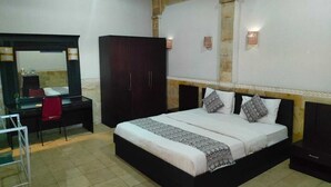 Double Room | Cribs (surcharge), WiFi (free), bed sheets - HANA KUTA BEACH (Kuta)