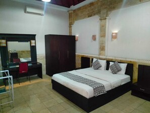 Chambre Double | Lits bébé (en supplément), Wi-Fi gratuit, draps fournis