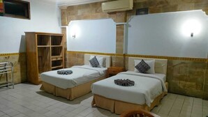 Cribs (surcharge), WiFi (free), bed sheets - HANA KUTA BEACH (Kuta)