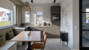 Fridge, stovetop, electric kettle, toaster - Semi-detached accommodation for up to 4 people (Nieuwvliet-Bad)