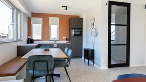 Dining - Spacious apartment for 4 people, with various facilities for your dog (Nieuwvliet-Bad)