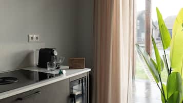 Fridge, stovetop, electric kettle, toaster
