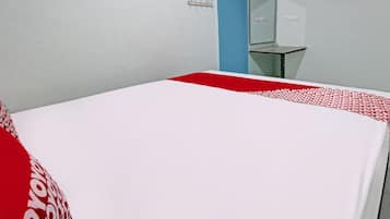 Standard Double Room | Laptop workspace, blackout drapes, free WiFi, bed sheets
