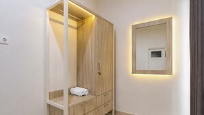Kamar Double Ekonomi | Meja kerja, Wi-Fi gratis, dan seprai linen