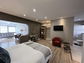 Habitación familiar, 1 habitación | Decoración personalizada, muebles diferentes y escritorio 