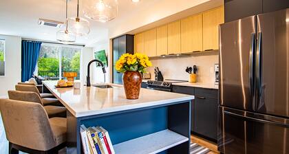 Mountain View Villa - Lux 3BD w/Roof Terrace - Downtown Hailey