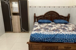 Quarto casal | Cortinas blackout, Wi-Fi de cortesia, roupa de cama